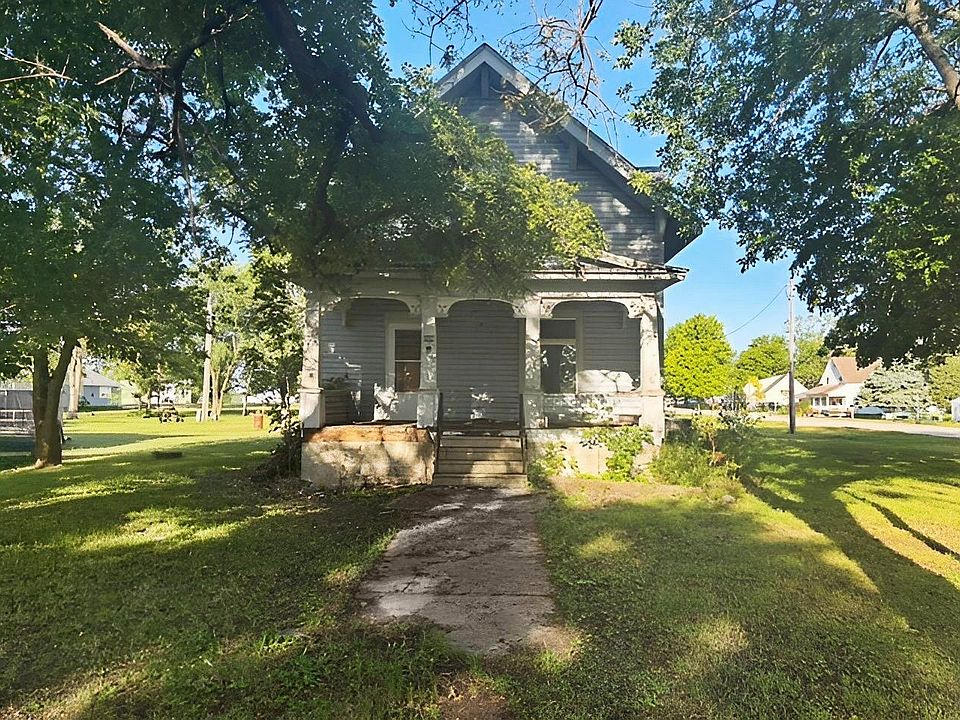 1st image of 209 Beech St
