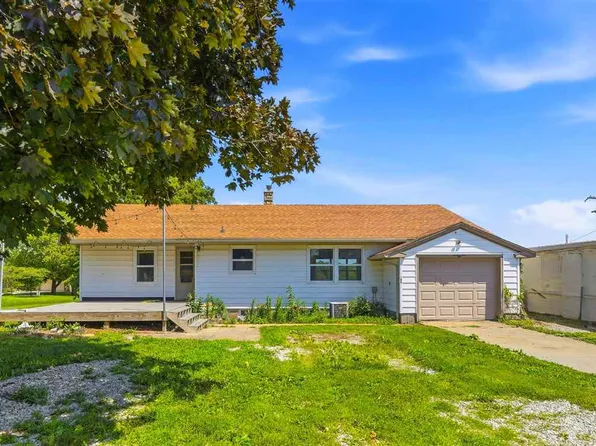 109 W Broad St, North English, IA 52316