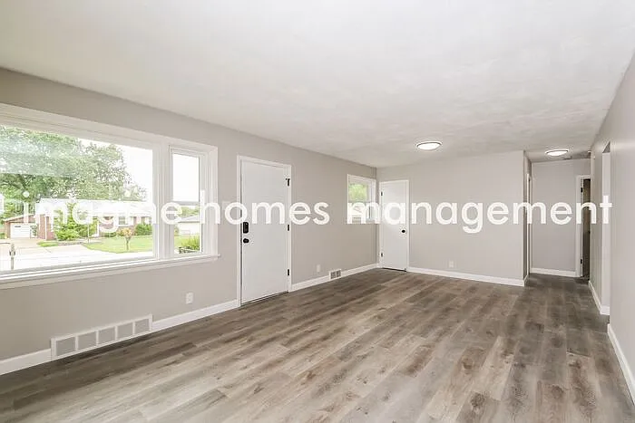 2 bed, 2.0 bath, 1460 sqft, $1,995 — Photo 4