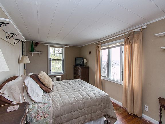 2nd image of 39 Herman Dr