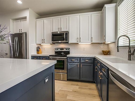 4th image of 403 Driftwood Ct
