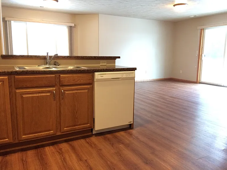 301 E 5th St #109 — Photo 3