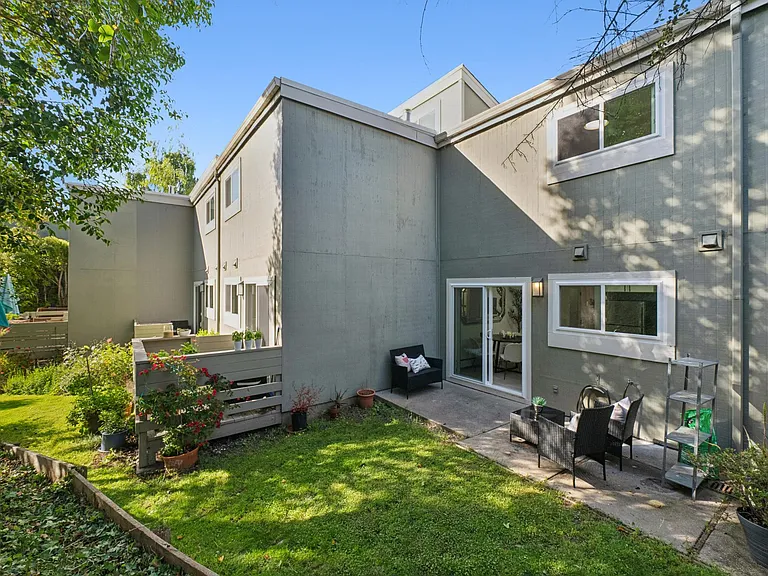 4028 Farm Hill Blvd #5 — Photo 15