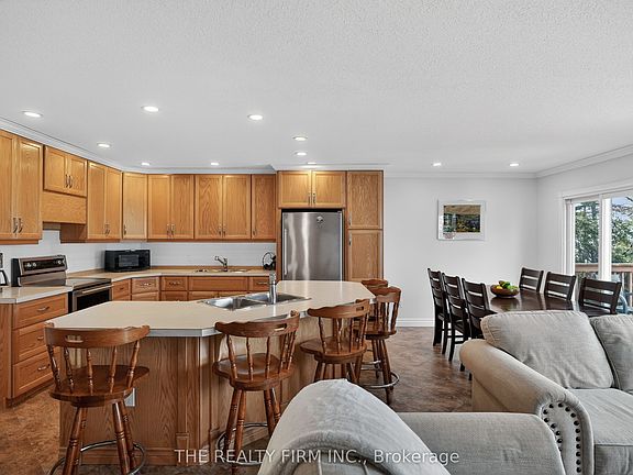 4th image of 4084 Bluepoint Dr