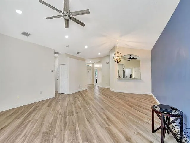 6172 Oak Bluff Way — Photo 17