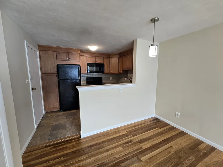 194 Lincoln St #4 — Photo 6