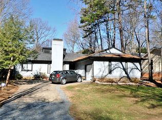 1042 Pineborough Rd, Charlotte, NC 28212