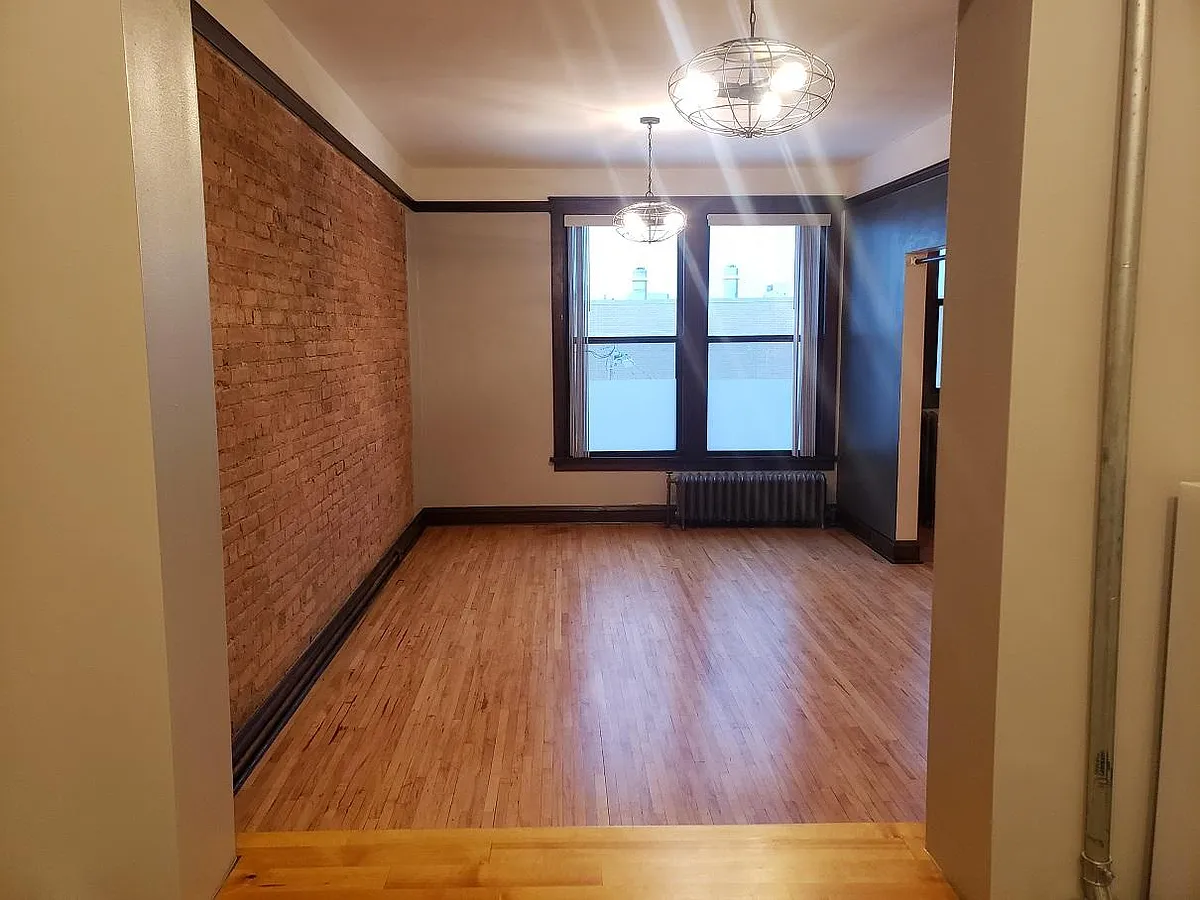 Building Photo - 506 1/2 E 4th St #D