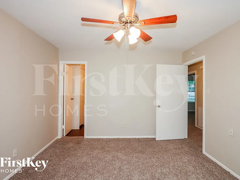 2518 S San Antonio St — Photo 9