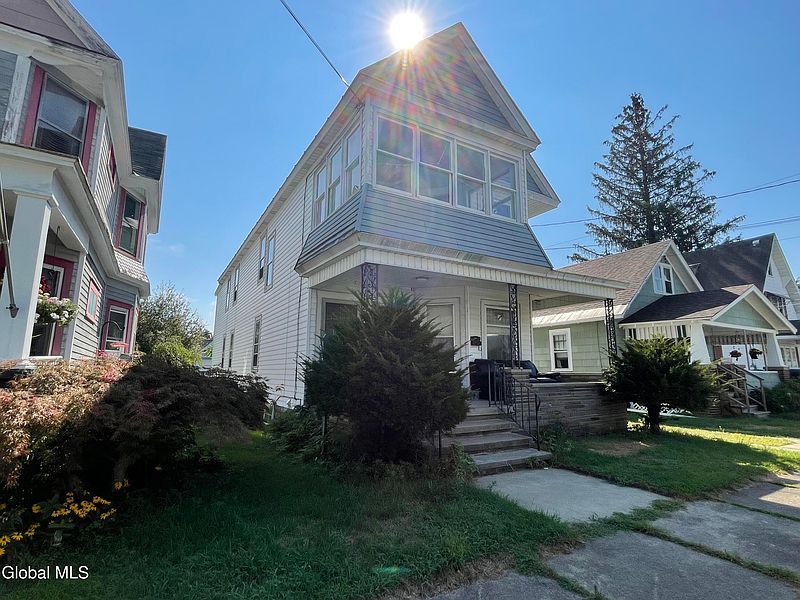 3rd image of 425 Fourth Street