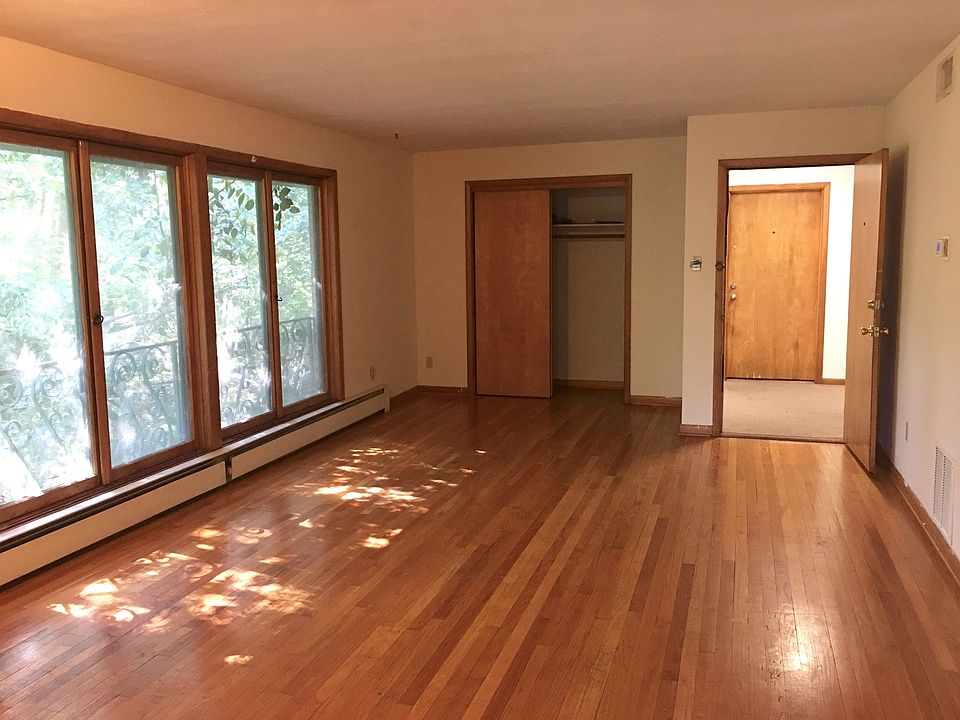 1st image of 400 Mimosa Ct APT 5