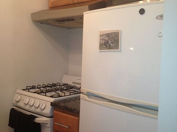 4th image of 311 E 75th St APT 2A