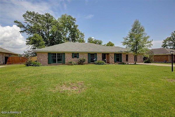 1st image of 209 Estate Dr