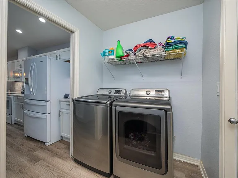 501 Interlock St — Photo 31