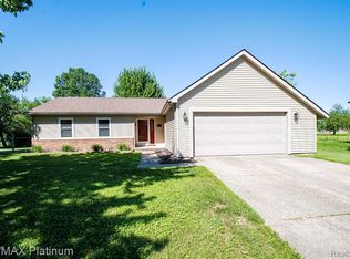 43159 Ironsides Ct, Canton, MI 48187