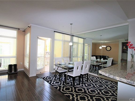 3rd image of 21301 Erwin St Unit 538