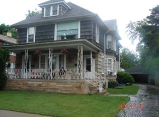 27 N Chapel St, Waukegan, IL 60085