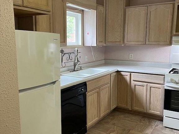4th image of 416 Sawyers Ct