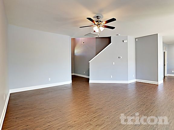 4th image of 163 Green Willows Dr