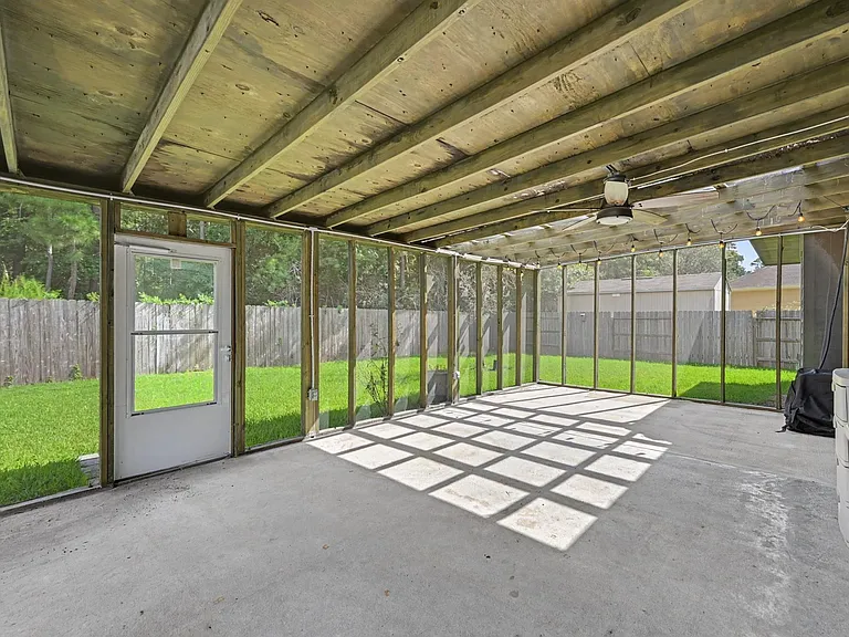 1061 Shadow Bend Ct — Photo 16
