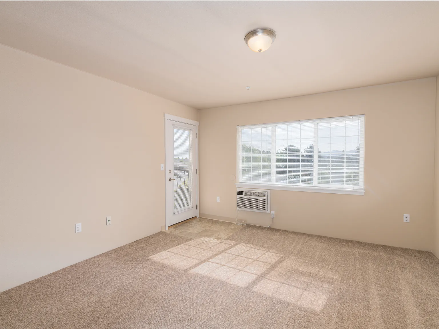 1 bed, 657 sqft, $1,285 — Photo 2