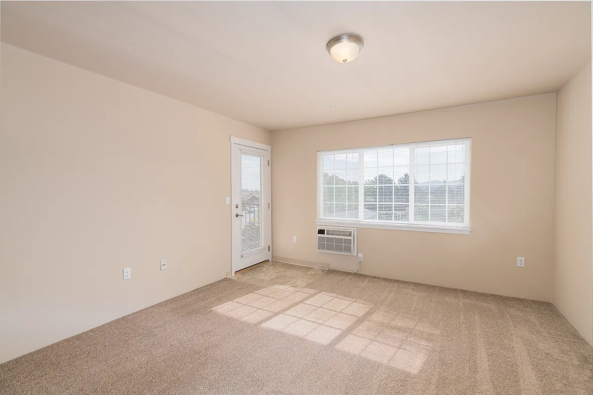 Building Photo - 15913 E 4th Ave #1X1