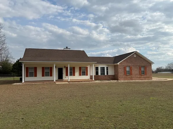 925 W King St, Headland, AL 36345