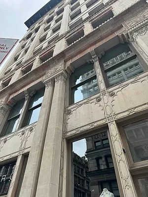 Rented by Bond New York | media 18