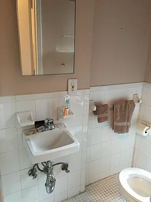 Rented by Salon Realty Corp | media 6