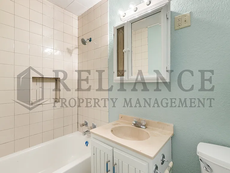 2106 S Madison Ave — Photo 14