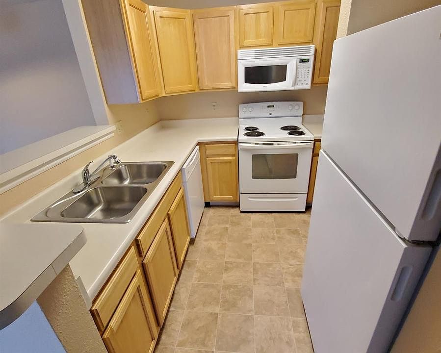 2nd image of 734 Tumbleweed Ln APT 206