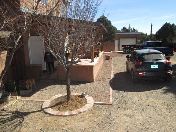 3rd image of 20 Axton Ln