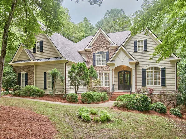 1128 Tacketts Pond Dr, Raleigh, NC 27614