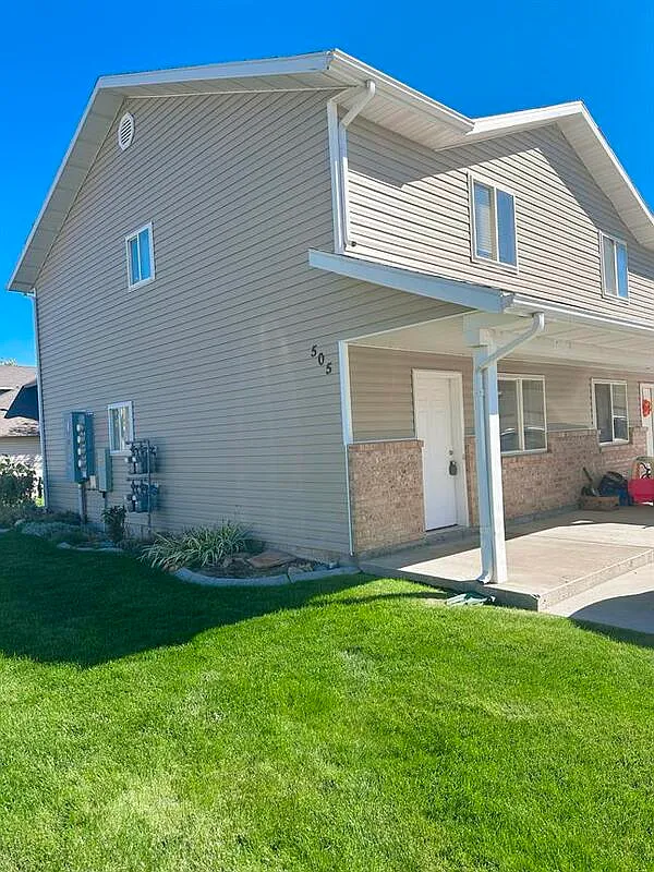2 bed, 1.5 bath, 1100 sqft, $1,100 — Photo 2