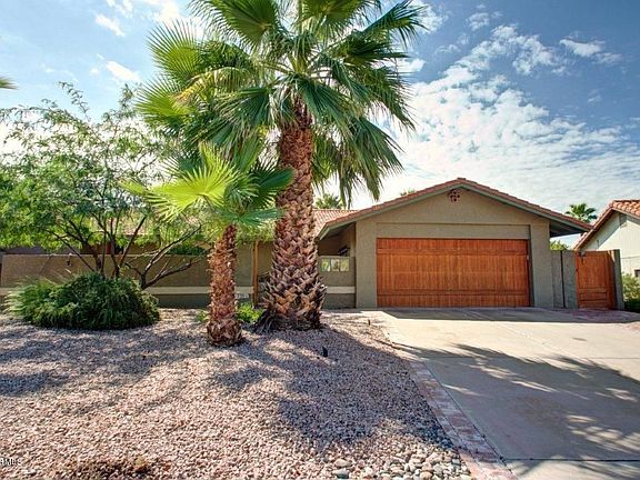 2nd image of 739 E Braeburn Dr