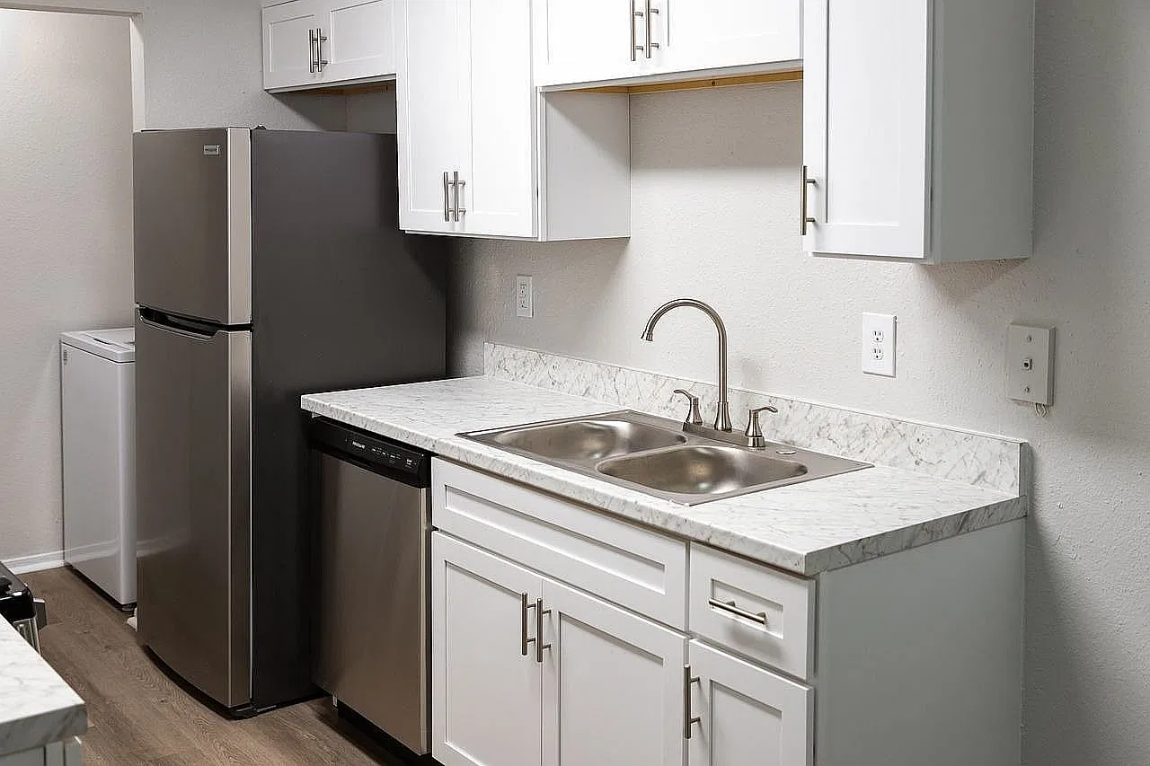 Reserve on Riverside Apartments — Photo 2