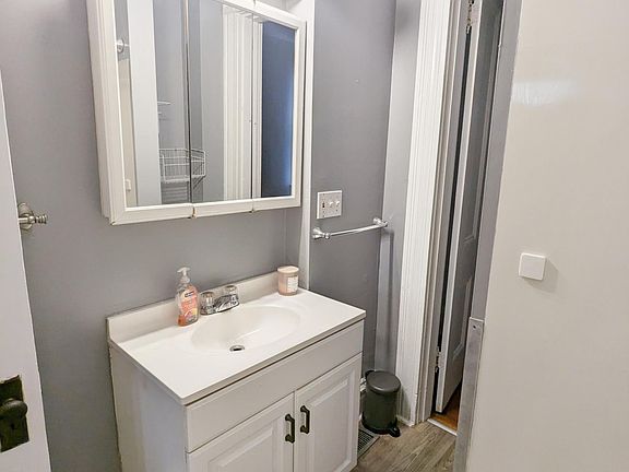 5th image of 4213 Norfolk Ave