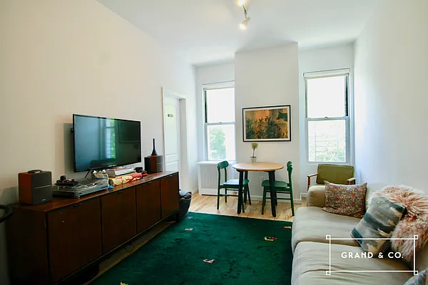 Rented by Grand & Co. | media 11