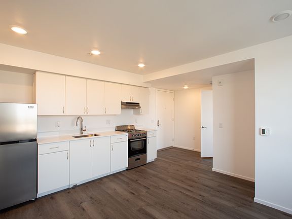 4th image of 4238 S Western Ave #4199570
