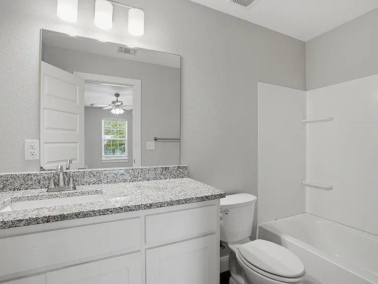 1022 W Shepherd St — Photo 22