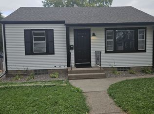 935 23rd St, Bettendorf, IA 52722