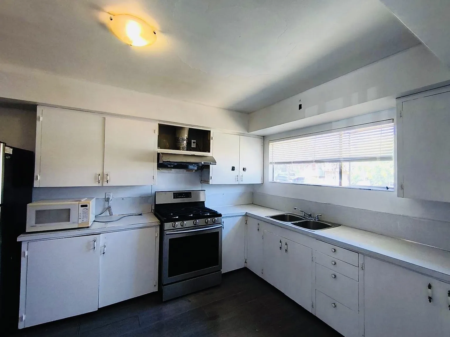 5 bed, 2229 sqft, $3,300 — Photo 4