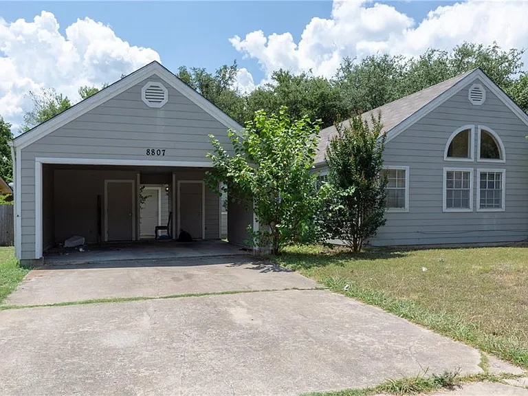 8807 Pineridge Dr #A — Photo 11