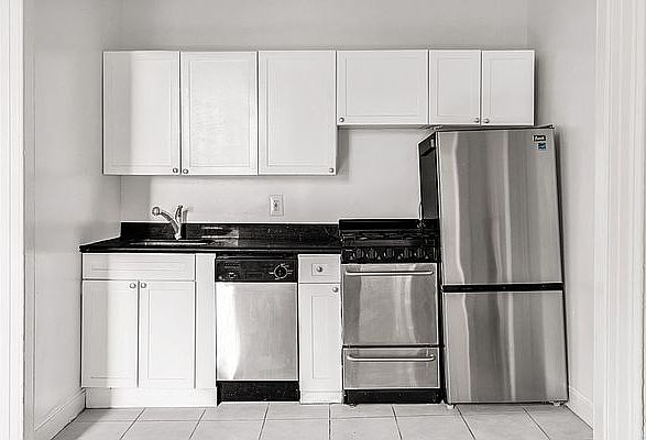 1st image of 215 W 13th St APT 4B