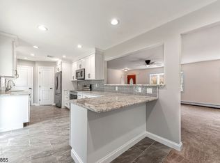 10 Maryann Ter, Stanhope, NJ 07874