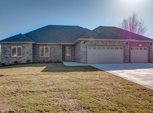 2482 W Cardinal St, Springfield, MO 65810