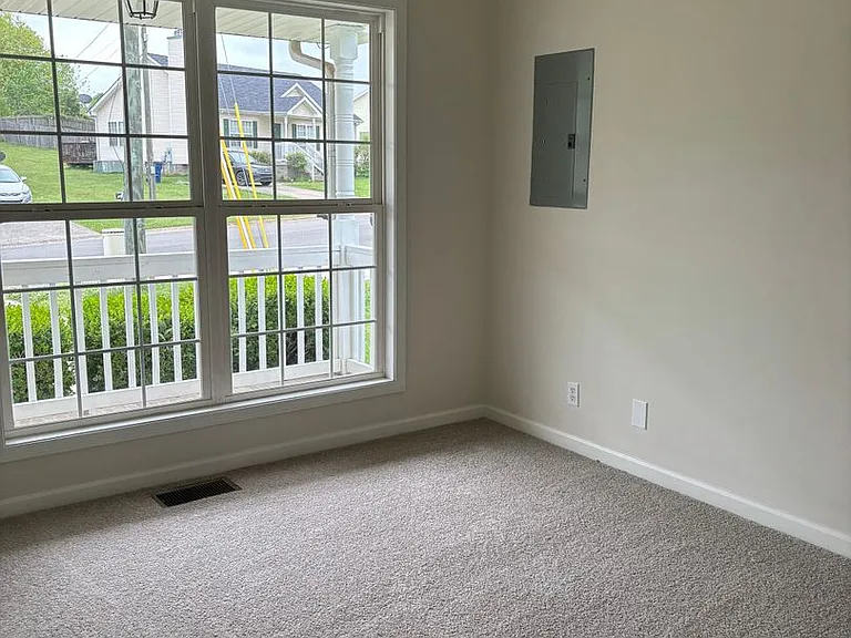2863 Rome Ln — Photo 14