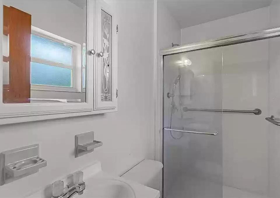 1st image of 2723 Aloma Ave