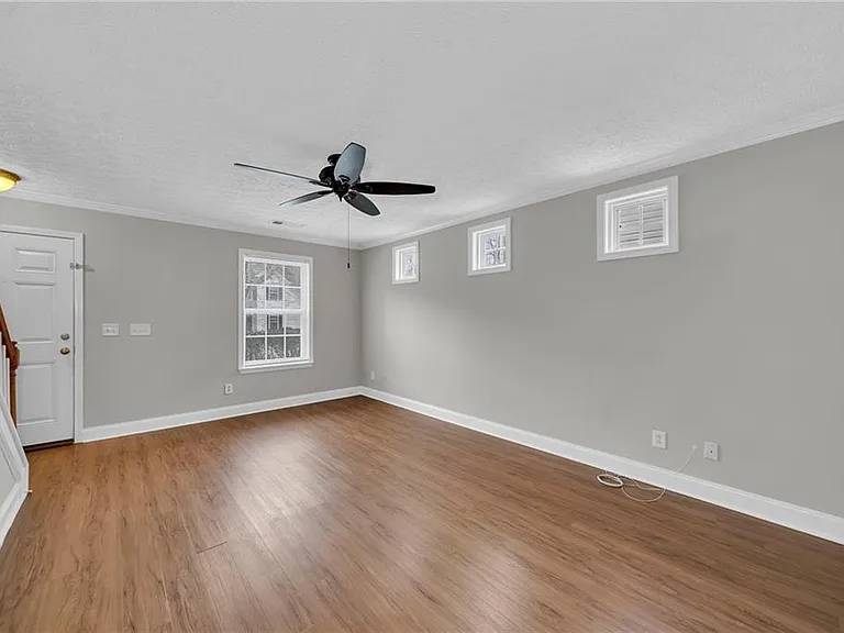 225 Osmanthus Way — Photo 11