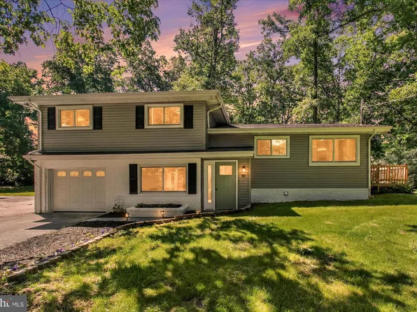 30 Halleck Dr, East Berlin, PA 17316